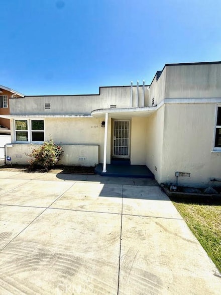 11300 Emelita St, North Hollywood, CA 91601