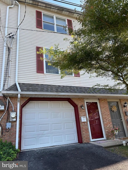 396 3rd Ave, Parkesburg, PA 19365