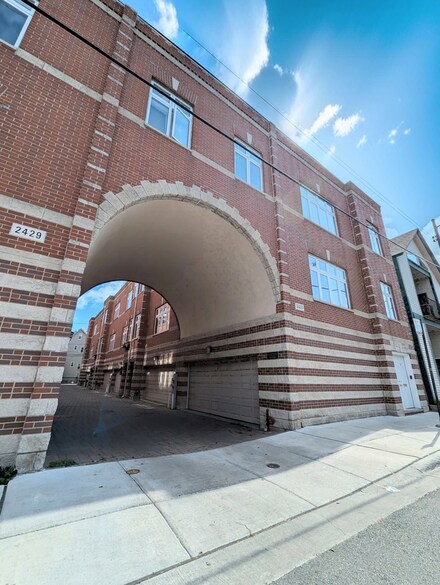 2427 N Clybourn Ave Unit G, Chicago, IL 60614