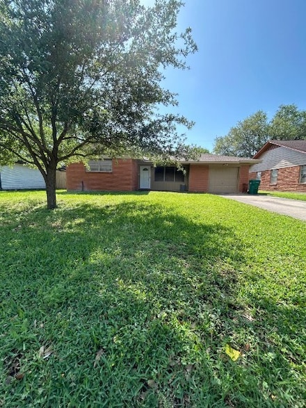 2118 Cherry Ln, Pasadena, TX 77502