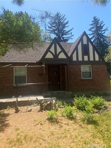 230 Castlewood Ave, Dayton, OH 45405