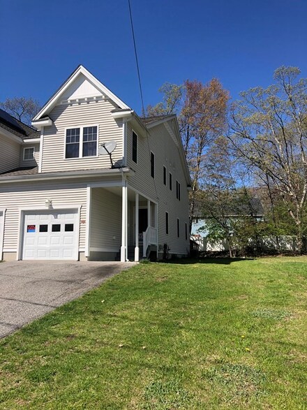 16C Kennebec St, Worcester, MA 01606