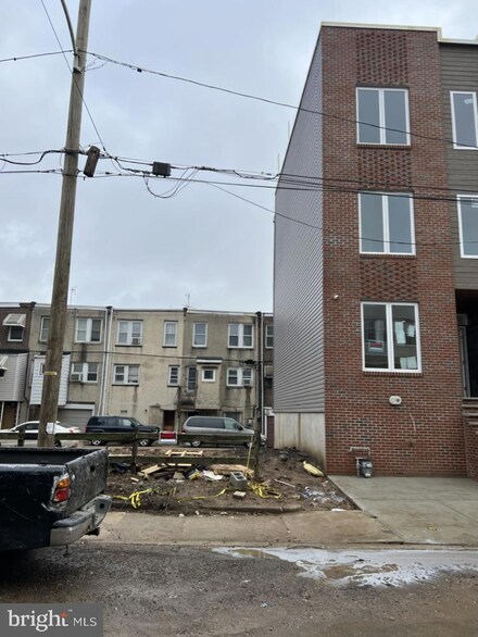 1417 S Napa St, Philadelphia, PA 19146
