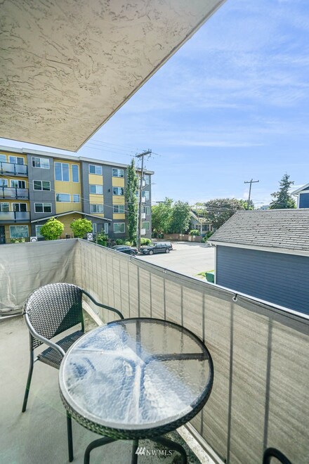 6501 24th Ave NW Unit 102, Seattle, WA 98117
