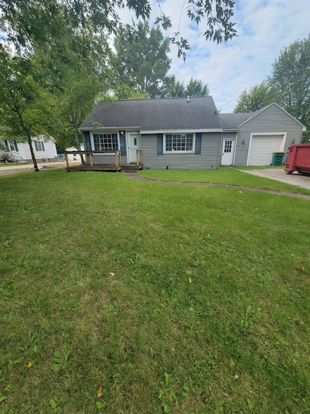 1005 N Wenona Ave, Bay City, MI 48706