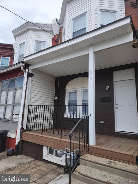 827 York St, Camden, NJ 08102