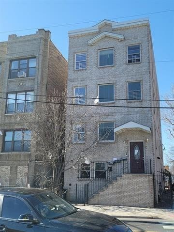 81 Bergen Ave Unit 3, Jersey City, NJ 07305