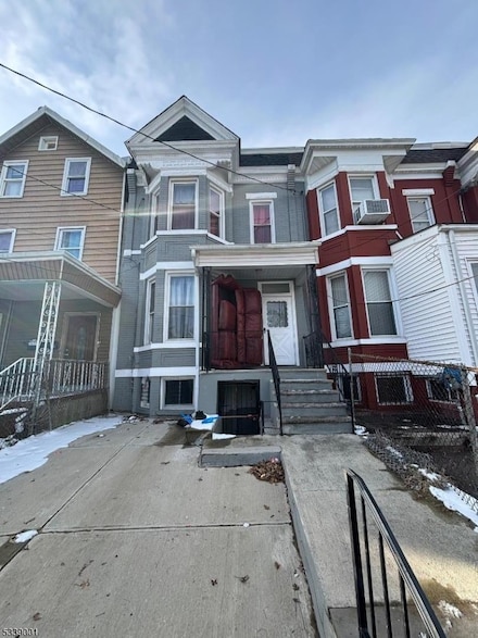 260 N 7th St, Newark, NJ 07107