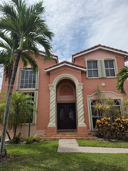 10878 NW 51st Ln, Doral, FL 33178
