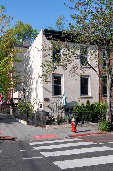 304 5th St, Jersey City, NJ 07302
