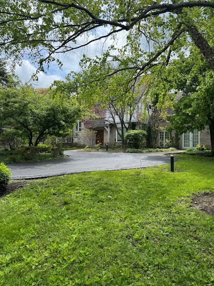 2 High Terrace Ln, Bannockburn, IL 60015