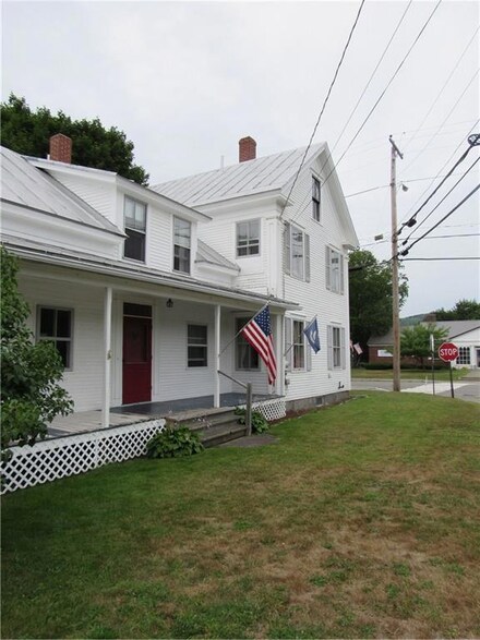 3 Meadow St, Bingham, ME 04920