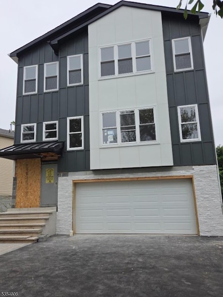 118 N Grove St, East Orange, NJ 07017