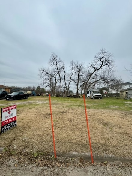 1520 E 32nd 1 2 St, Houston, TX 77022