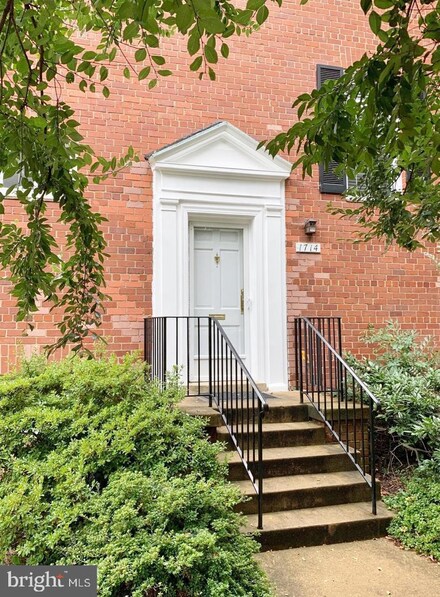 1714 Preston Rd, Alexandria, VA 22302