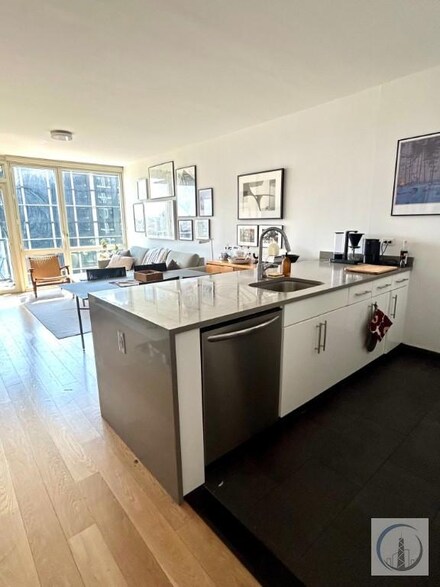 33 Bond St Unit 1029, Brooklyn, NY 11201
