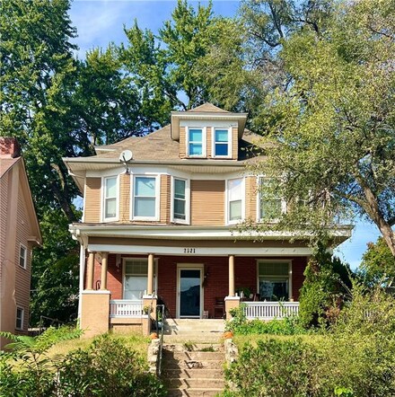 2521 Felix St, Saint Joseph, MO 64501