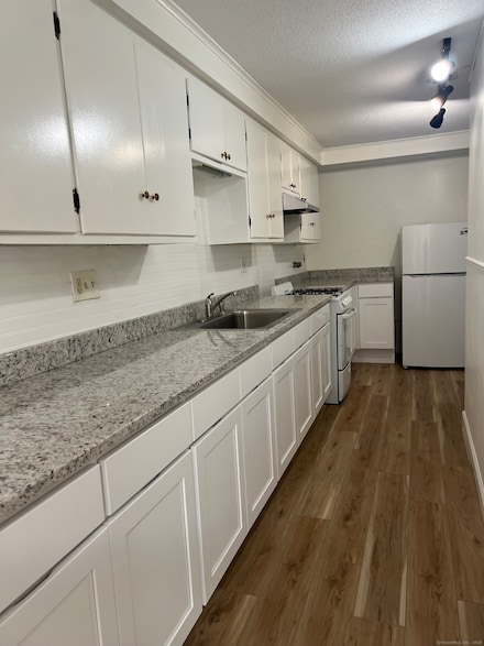 42 Babcock St, Hartford, CT 06106