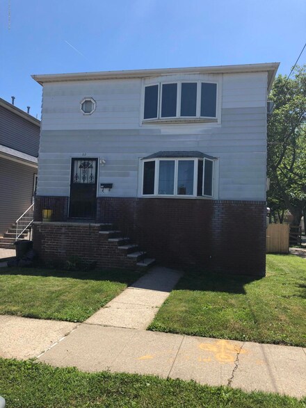 22 Beacon Place, Staten Island, NY 10306