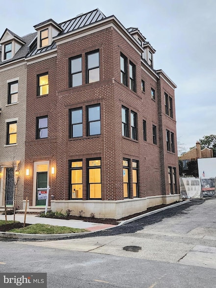 107 N W, Alexandria, VA 22314