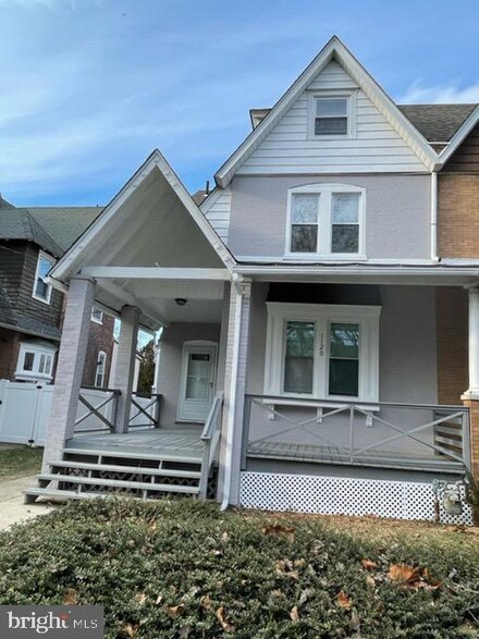 1120 Spring St, Sharon Hill, PA 19079