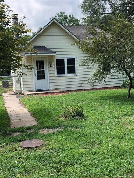 419 N Lincoln St, Bennington, KS 67422
