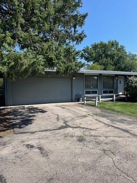 14609 S Naperville Rd, Plainfield, IL 60544