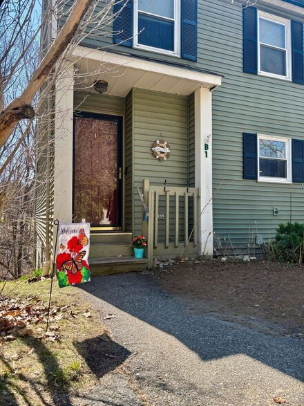43 Jackson St Unit B1, Essex Junction, VT 05452