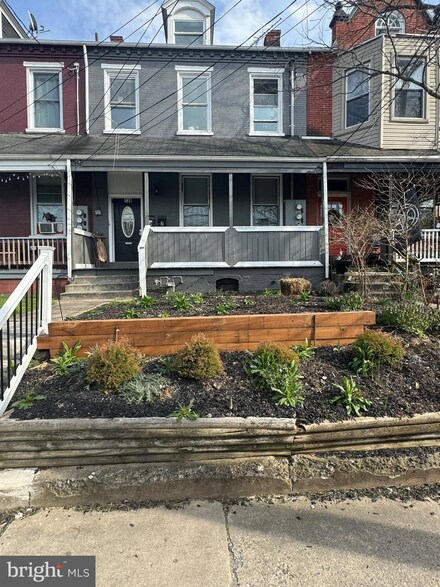 738 Manor St, Lancaster, PA 17603