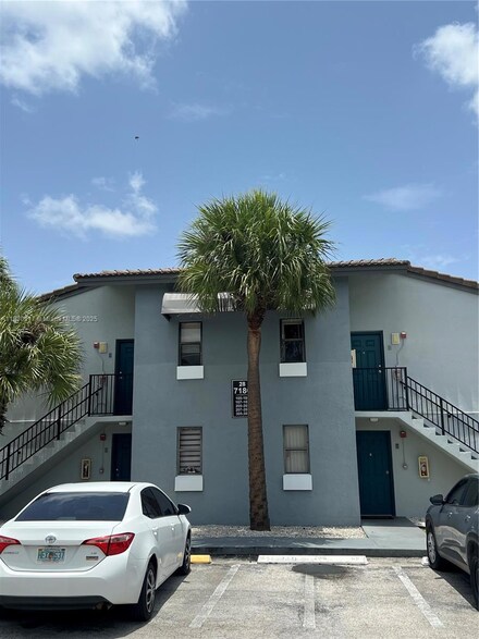 7180 NW 179th St Unit 109, Hialeah, FL 33015