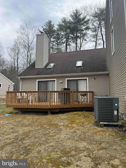 3322 Windermere Dr, Bushkill, PA 18324