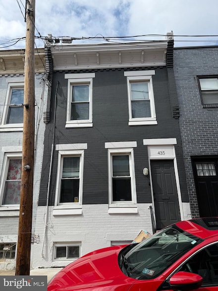 435 Mercy St, Philadelphia, PA 19148