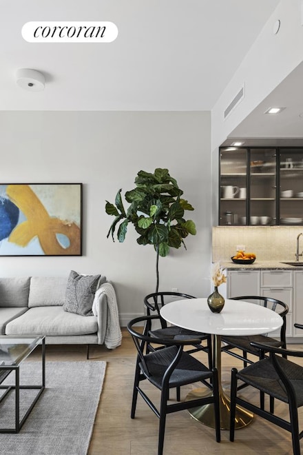 222 E Broadway Unit 7-A, New York, NY 10002