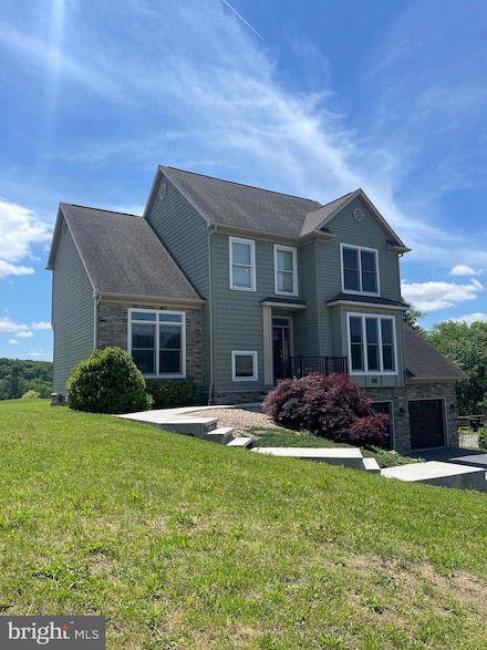 2238 Castlegreen Dr, Greencastle, PA 17225