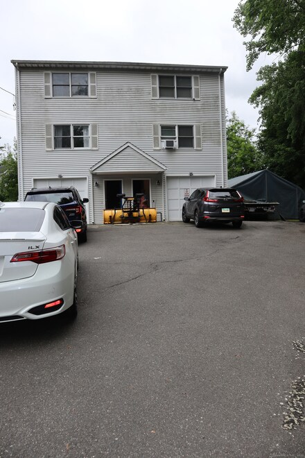 155 Jackson St, Ansonia, CT 06401