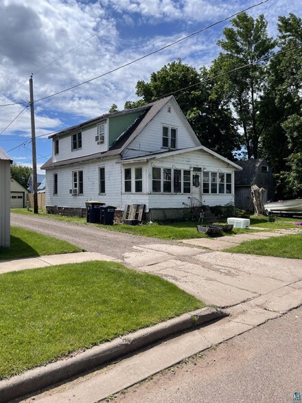 310 7th St E, Ashland, WI 54806