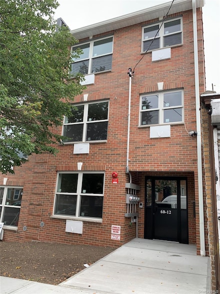 60-12 Menahan St, Flushing, NY 11385