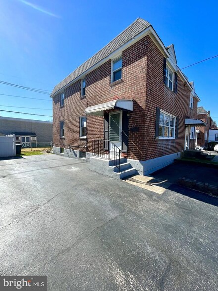 802 2nd Ave, Folsom, PA 19033