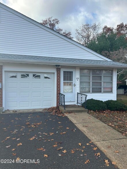 233 Columbine Ave Unit B, Whiting, NJ 08759