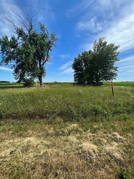 556 N 14th Rd, Lostant, IL 61334