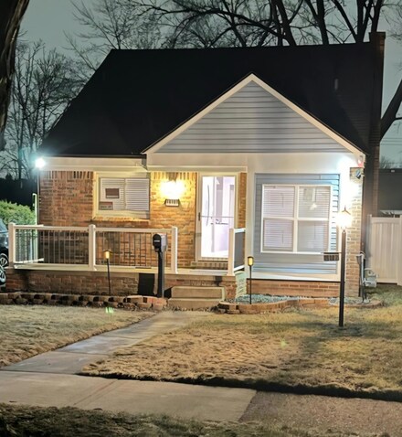 19187 Barlow St, Detroit, MI 48205