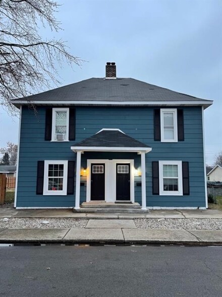 125 3rd St, Tipton, IN 46072