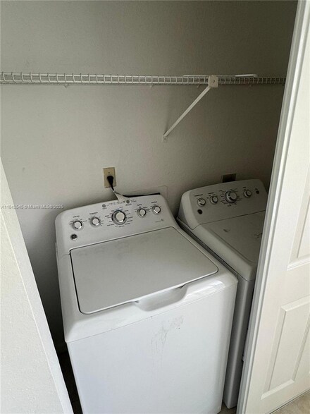 3400 Pinewalk Dr N Unit 911, Margate, FL 33063