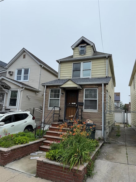 10521 84th St, Ozone Park, NY 11417