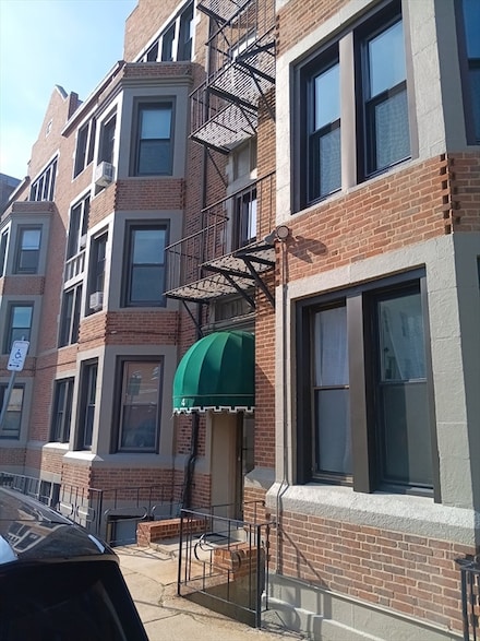 4 Commonwealth Ct Unit 7, Brighton, MA 02135