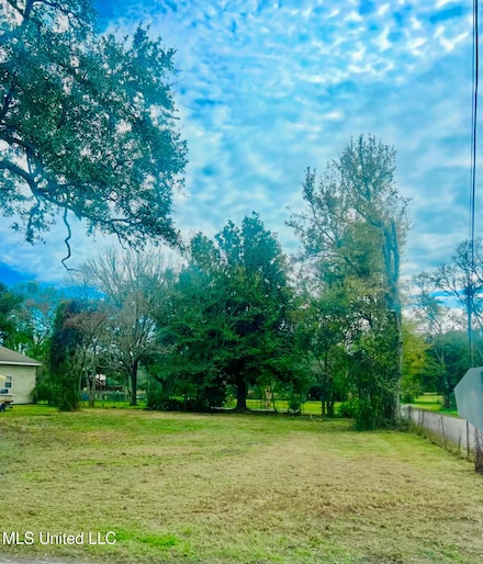 1802 Parsley Ave, Pascagoula, MS 39567