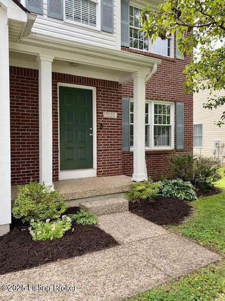 7120 Orchard Lake Blvd, Louisville, KY 40218