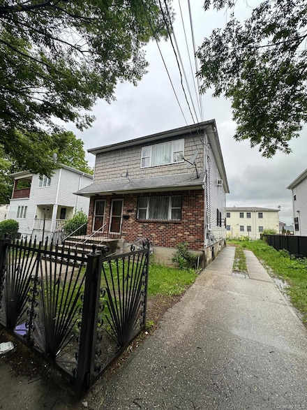 14207 135th Ave, Jamaica, NY 11436