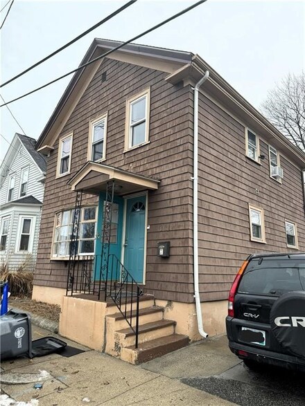 7 Ticknor St, Providence, RI 02909