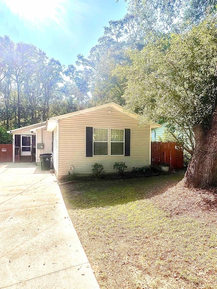 822 California St, Tallahassee, FL 32304